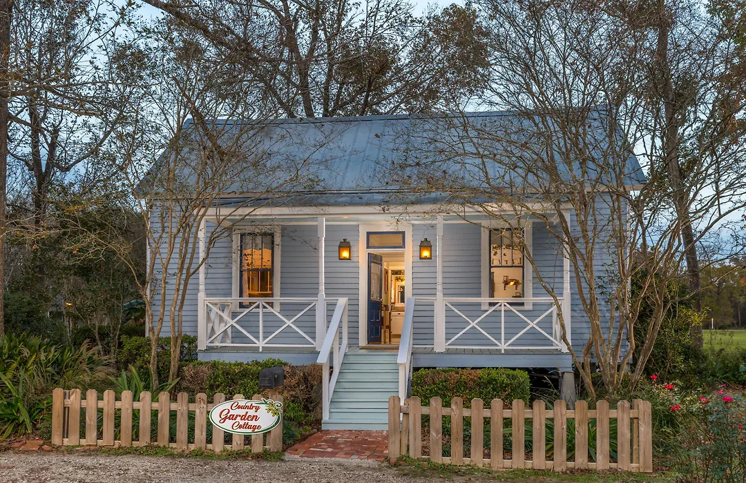 Maison D'Memoire Bed & Breakfast Cottages-1